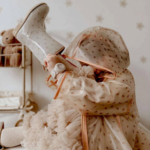 Дождевик Mrs. Ertha "Drizzles Flower Buds", мириада цветов